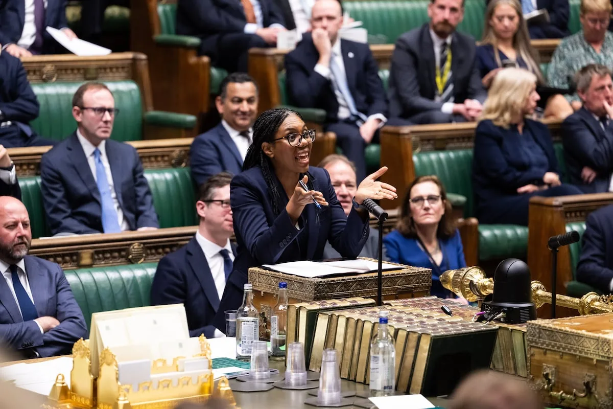Starmer dodges a parliamentary inquiry into former minister Mandelson's scandal
