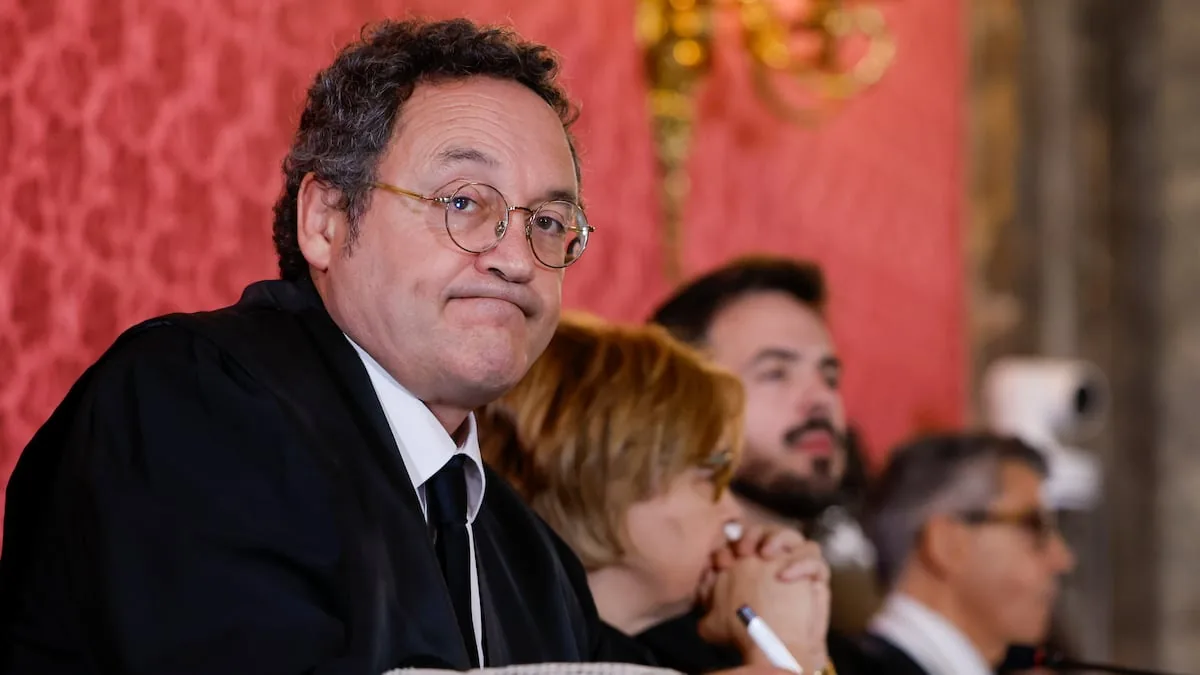 The former attorney general puts his finger on the sore spot