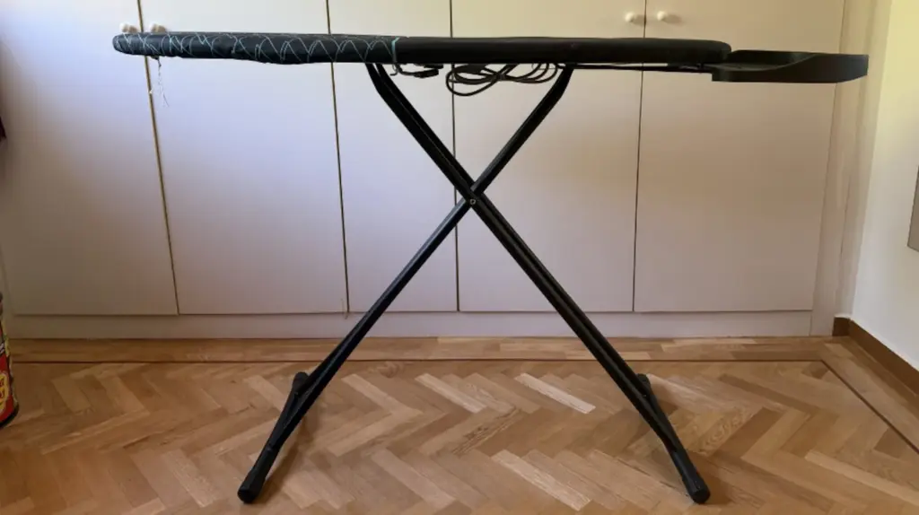 The Cecotec ironing board stands out for its robustness and ease of use.