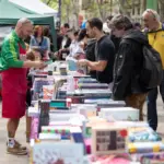 Sant Jordi moves to Portal de l’Àngel and the Cathedral to avoid the works on the Ramblas