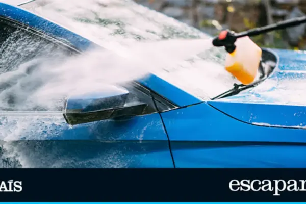 The Kärcher accessory for cleaning the car with foam like in a car wash