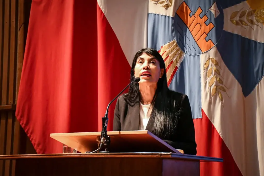 Ximena Lincolao durante su visita a la Universidad Austral de Chile, este miércoles.