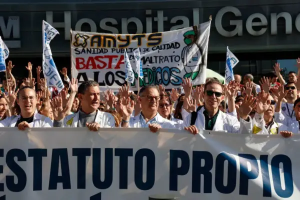 Support for the doctors' strike continues to fall, and unions call for Pedro Sánchez's intervention