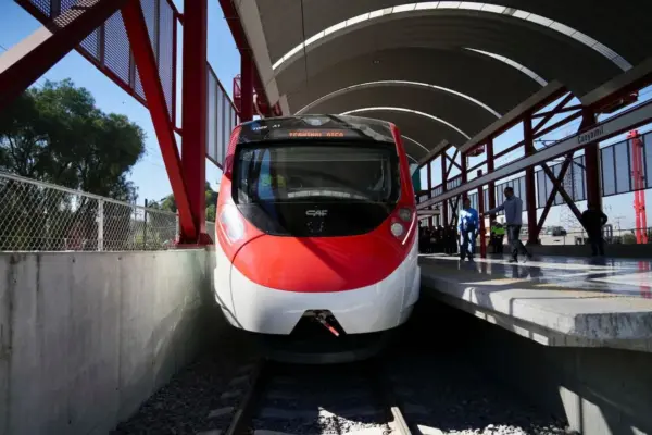Suburban Train to AIFA: route, stations, fares, and accepted card