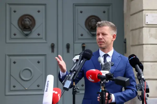 Magyar announces that it will shut down the news programs of Hungary's public media until they stop being "propaganda" for Orbán
