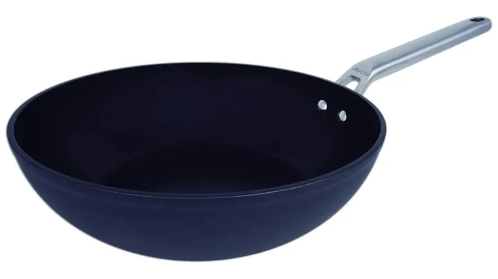 This Arcos wok pan is smaller and lighter than the other models in the comparison.