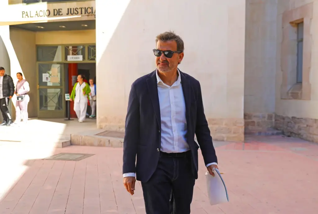 The first witnesses of the protected housing scandal in Alicante confirm the lack of control over the promoter's allocations