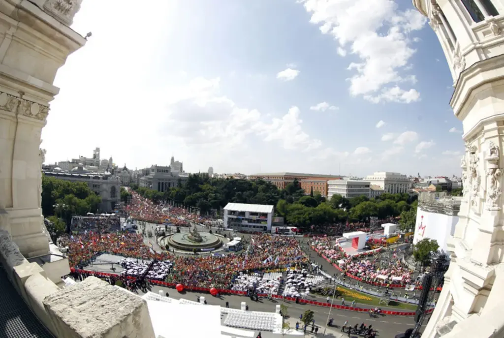 Prayers, perreo, and hundreds of millions of euros: the Pope and Bad Bunny become the latest explosive combination for Madrid