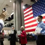 Naturalizations fall by half in the United States due to Trump's immigration policies