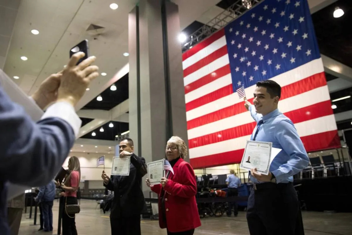 Naturalizations fall by half in the United States due to Trump's immigration policies