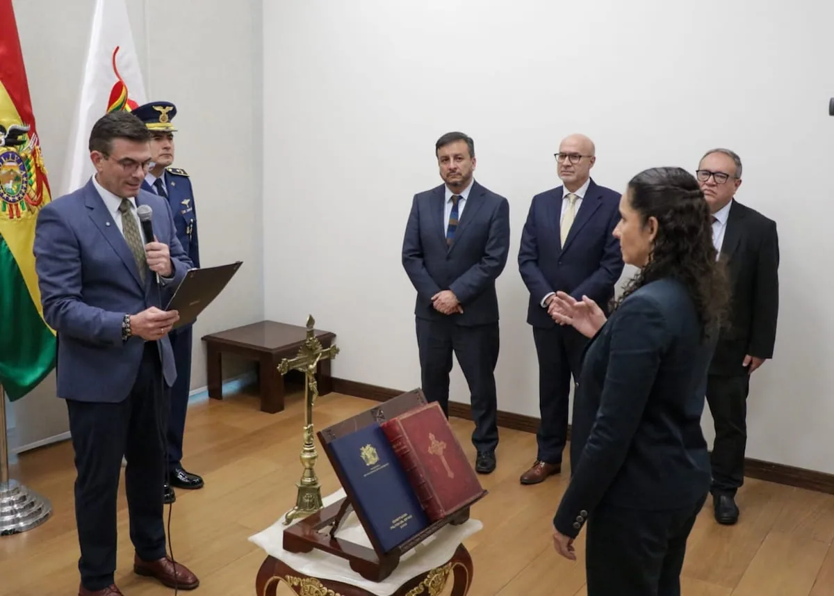 The president of the Bolivian state oil company resigns less than a month after taking office