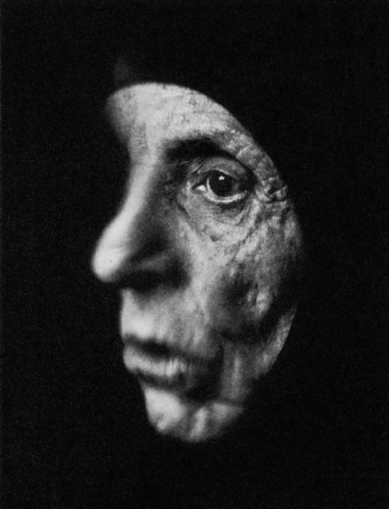 The challenge of photographer Jack Davison: three days in London and 111 portraits (37 per day)