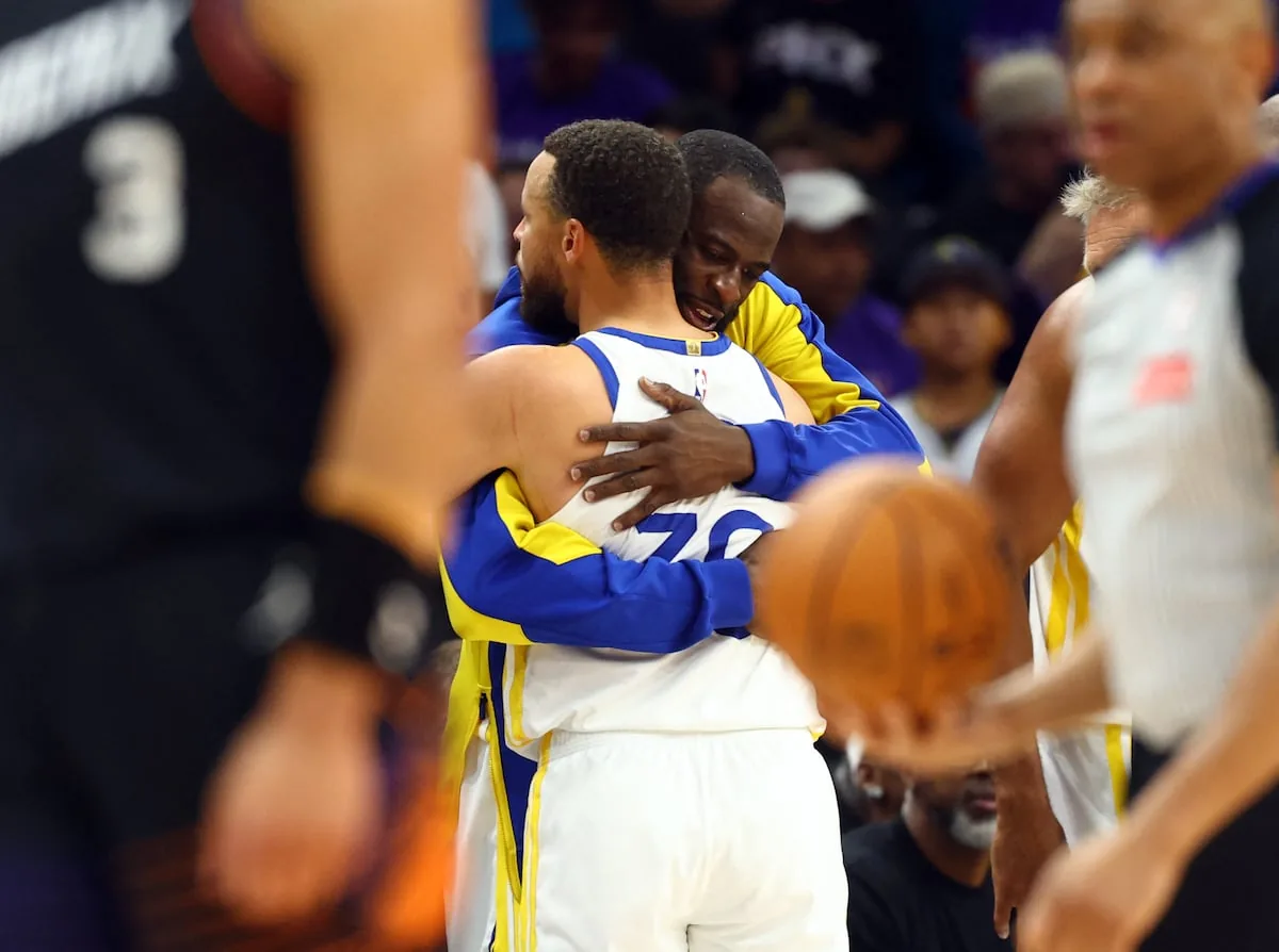 Stephen Curry's Warriors miss the playoffs and foresee the end of an era
