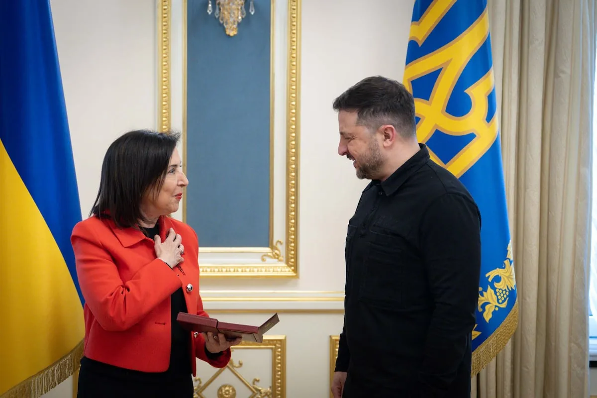 Zelensky awards Margarita Robles “for the support and commitment” of the Government with Ukraine