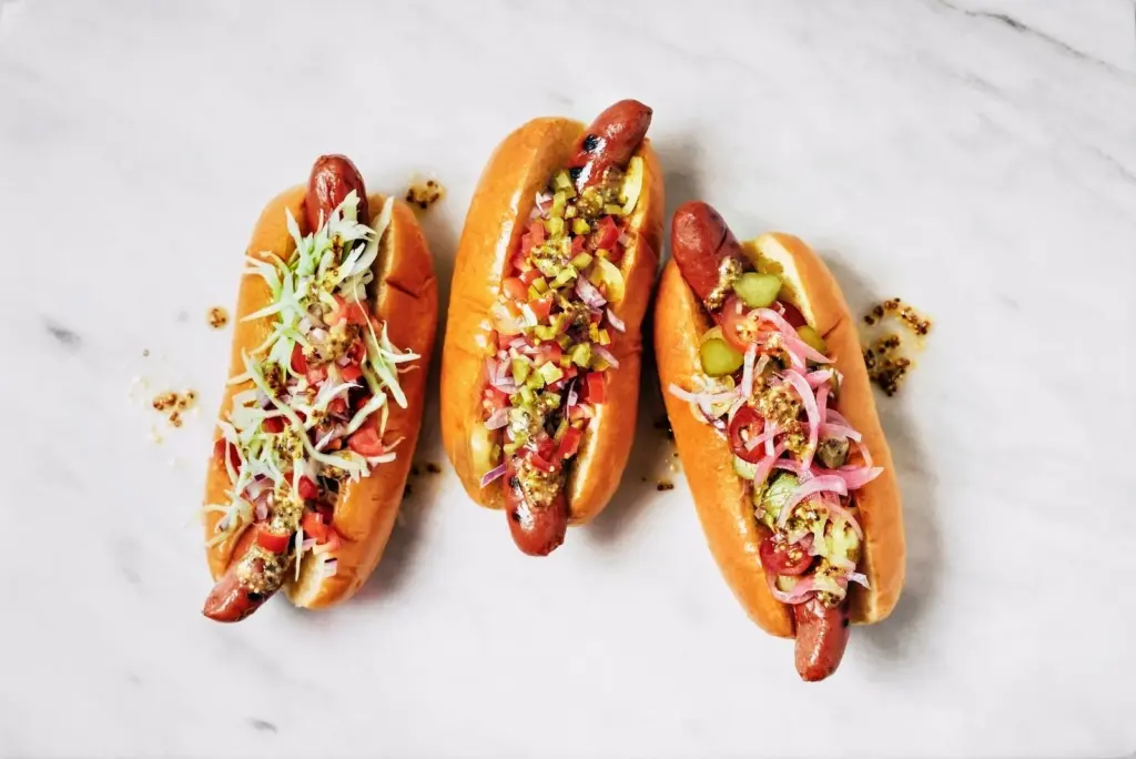 Is eating sausages as carcinogenic as smoking? Myths and truths about processed meats and cold cuts