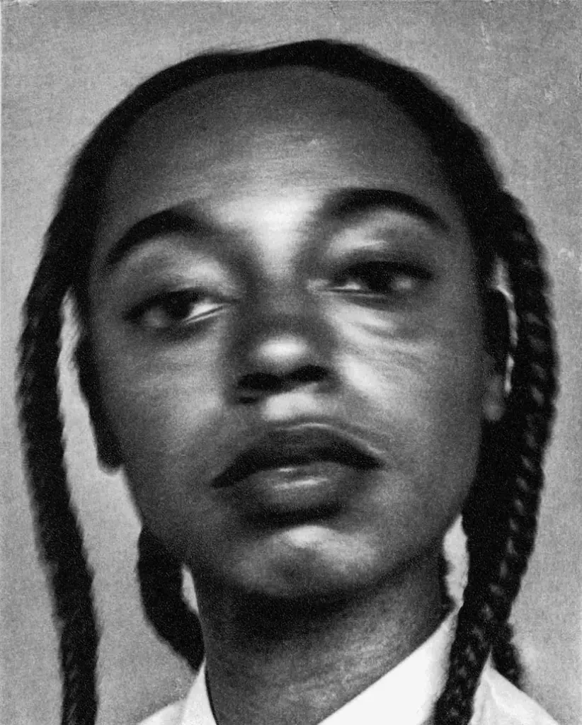 The challenge of photographer Jack Davison: three days in London and 111 portraits (37 per day)