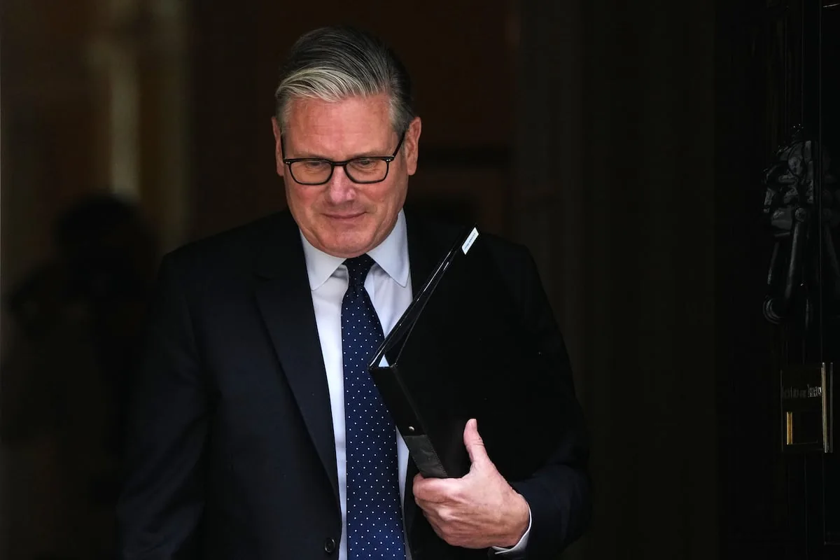 Starmer evades his responsibility and claims that the internal veto on Mandelson's appointment was 'deliberately' concealed from him