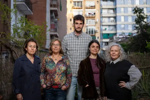 Barcelona tenants threatened by funds after Txema's eviction was stopped: "We are the capital of the fight against 'coliving', impunity is over"
