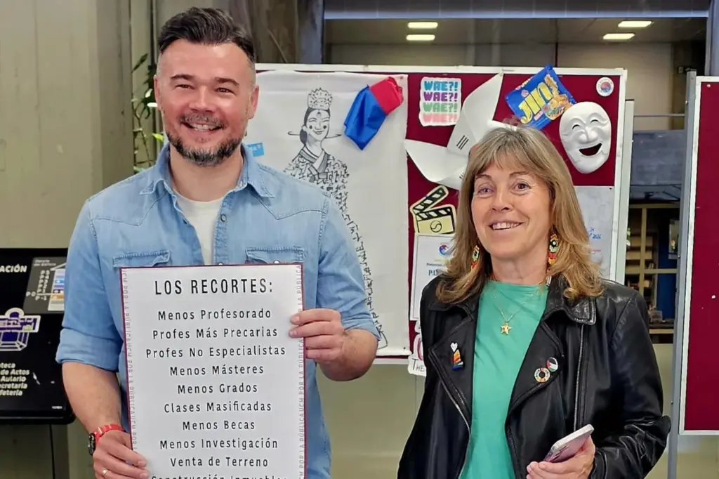 Thousands of professors and students from Complutense simulate a “referendum” to highlight that the cuts continue