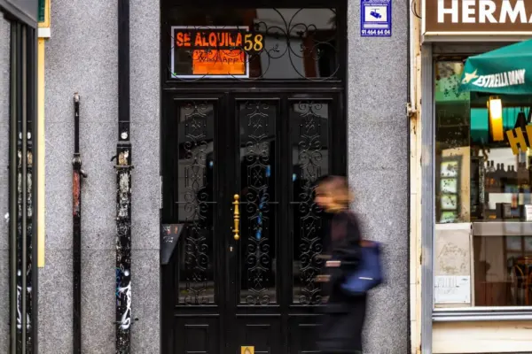 The Bank of Spain detects a decline in households with owned housing