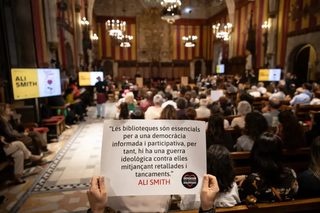 Sant Jordi starts with a vigorous defense of public libraries