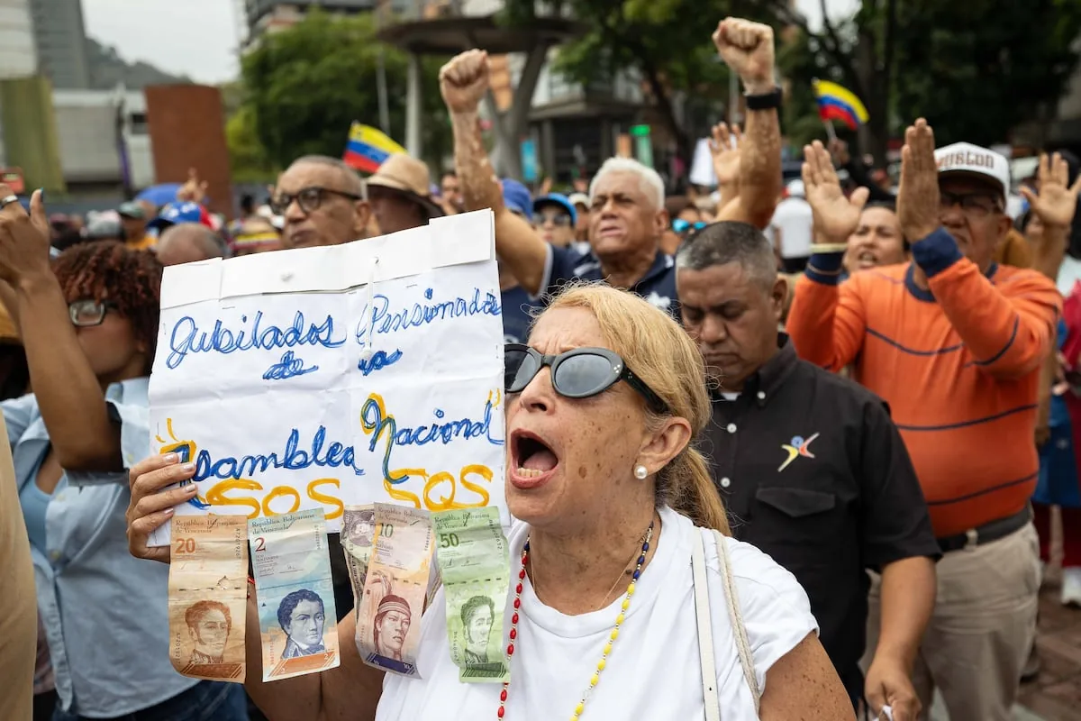 Opposition unions head to the United States embassy to demand democracy in Venezuela
