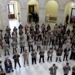 Casi un centenar de manifestantes detenidos en el Capitolio por protestar contra la guerra de EE UU contra Irán