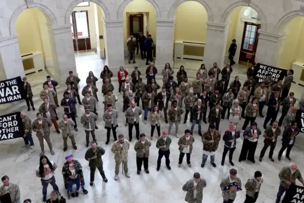 Casi un centenar de manifestantes detenidos en el Capitolio por protestar contra la guerra de EE UU contra Irán