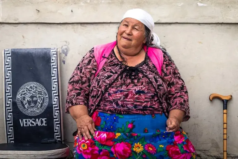 Six centuries of resistance of the Roma people in Europe: from Romania to the Tres Mil Viviendas neighborhood in Seville