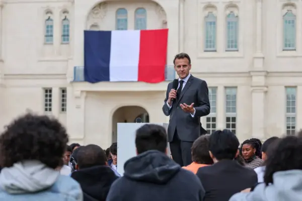 Macron, Von der Leyen, Sánchez and other European leaders meet to reorganize the use of social networks by minors