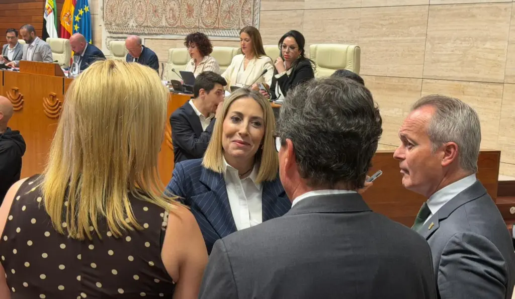 María Guardiola, the Assembly in the third investiture session of the legislature.