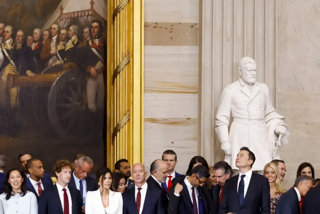The enormous power of the new plutocracy: this is how billionaires like Musk, Bezos, or Zuckerberg influence our lives and democracy