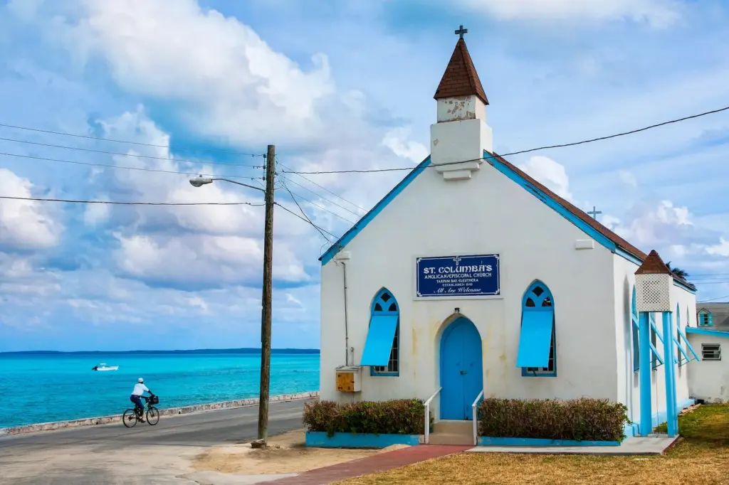 The Bahamas and its pink sand beaches, where the landscape becomes unreal