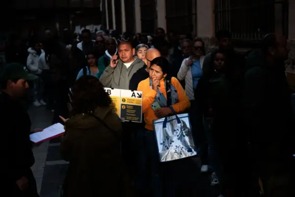 The Supreme Court rejects the urgent suspension of the immigrant regularization decree