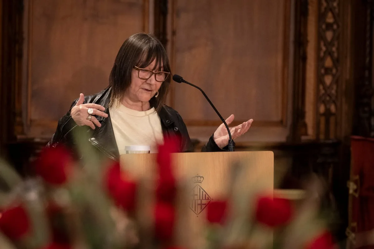 Ali Smith, writer: “Books are so powerful they enrage tyrants!”