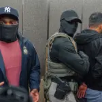 Un tribunal invalida la ley de California que prohíbe que los agentes migratorios se cubran la cara y no lleven identificación
