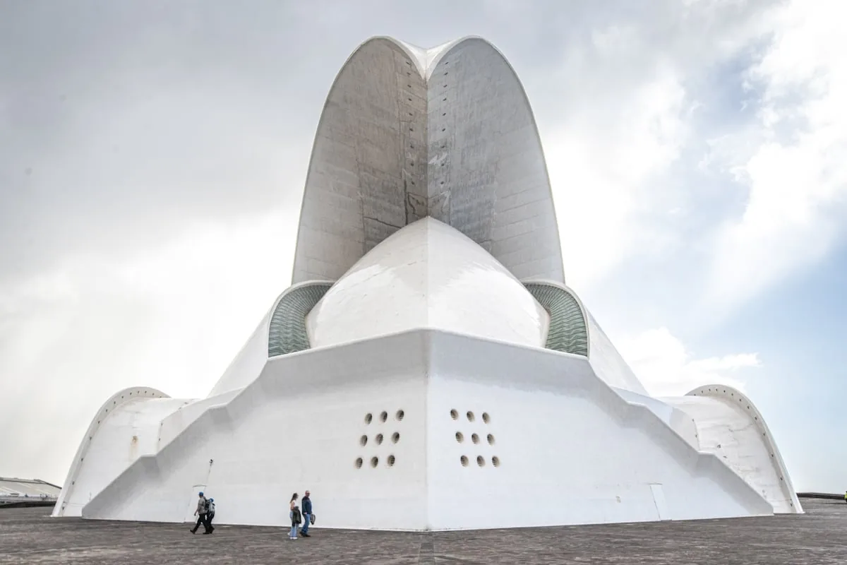 The Calatrava Auditorium in Santa Cruz de Tenerife will begin works that will last 32 months after a decade suffering from leaks