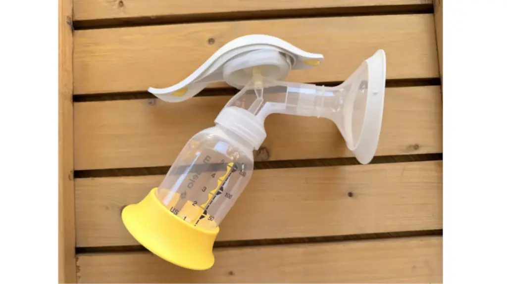 This is one of the best manual breast pumps you can buy on Amazon