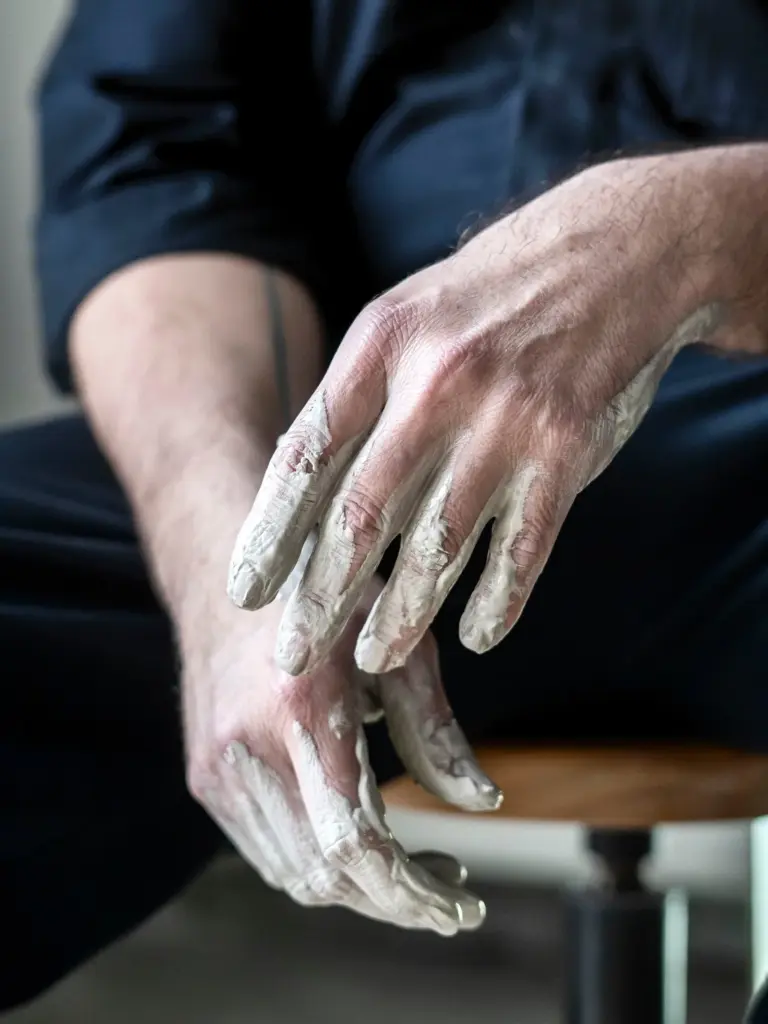 Roberto Paparcone, the architect who left his job to mold clay
