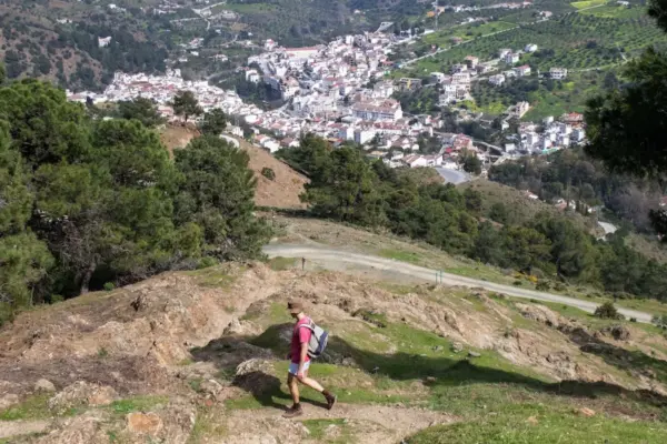Tolox, the perfect trip in Málaga: waterfalls, mountain trails, and tolita soup at the gateway to the Sierra de las Nieves