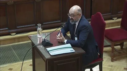 Alleged public works rigging sneaks into the mask trial: “I shouldn't have come”