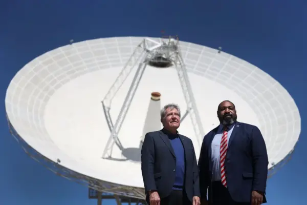 The voice of Artemis 2 was first heard in Spain: “It is wonderful to hear Earth again”