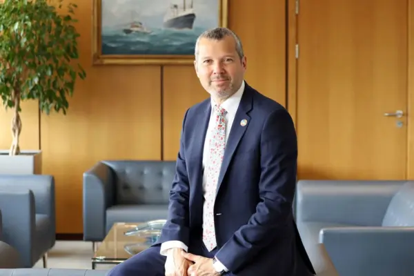 Arsenio Domínguez (International Maritime Organization): “There is no legal basis to introduce tolls in Hormuz”