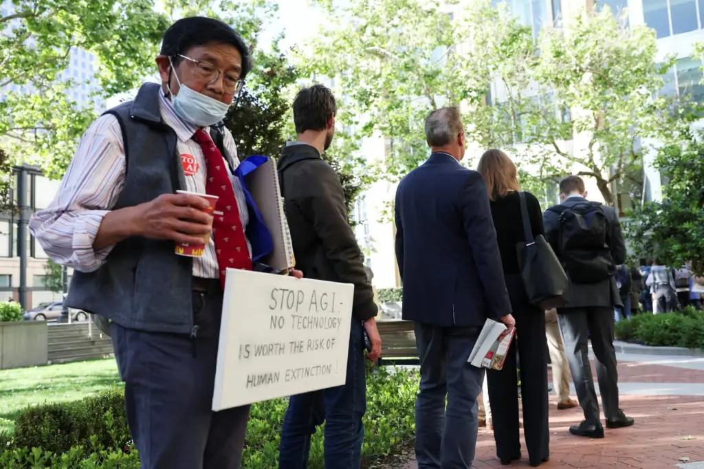 Onlookers and press line up to enter the Oakland courthouses, California, to follow the OpenAI trial, April 29, 2026.
