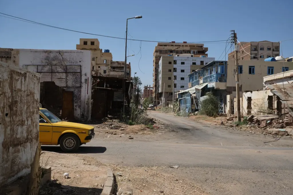 The painful return to Khartoum, the Sudanese capital ravaged after three years of conflict: “War takes everything you never thought you’d lose”