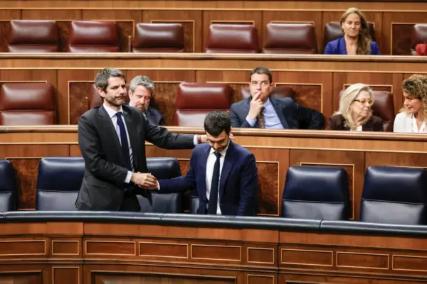 The right-wing parties overturn the rental decree amid criticism of the PSOE from its left