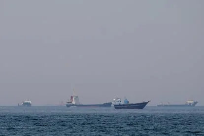 The Iranian route for Hormuz founders among shipping companies: the sector will only cross via the pre-war route