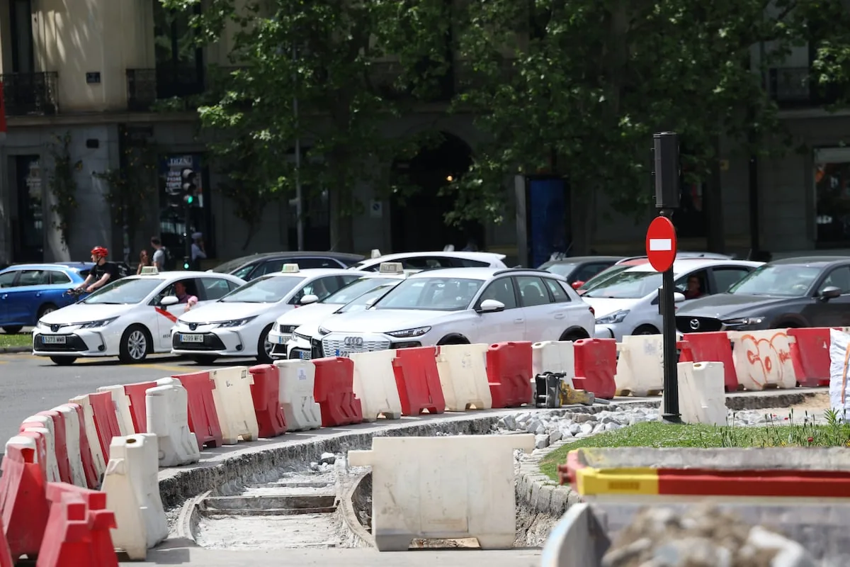 The City Council will remove the old tram rails found in Puerta de Alcalá to “museumize” them