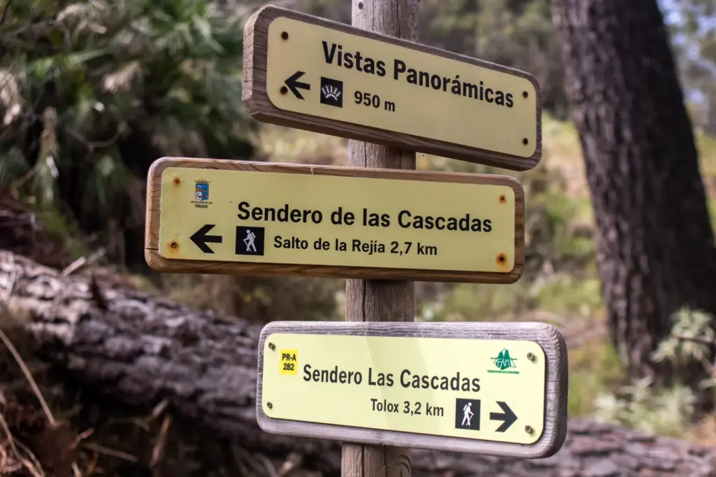 Tolox, the perfect trip in Málaga: waterfalls, mountain trails, and tolita soup at the gateway to the Sierra de las Nieves