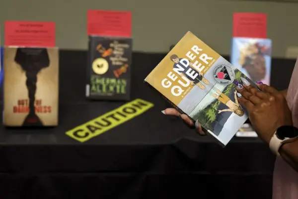 Books about LGTBIQ+ stories and racial minorities, in the crosshairs of censorship attempts in the United States